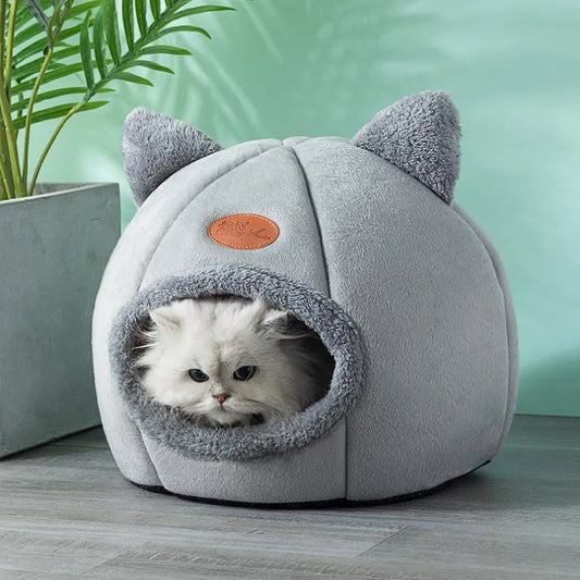 Deep Sleep Cat Bed - Cozy Winter Comfort for Your Feline Friend